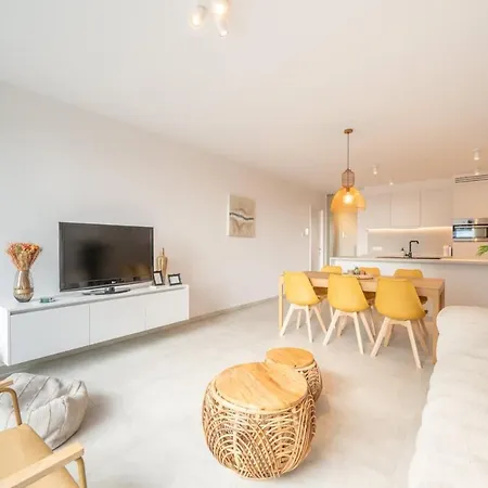 Modern For 6 With Terrace & Parking * Oostende