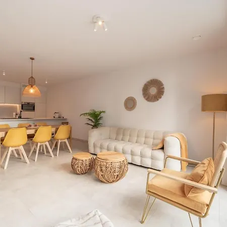Modern For 6 With Terrace & Parking *