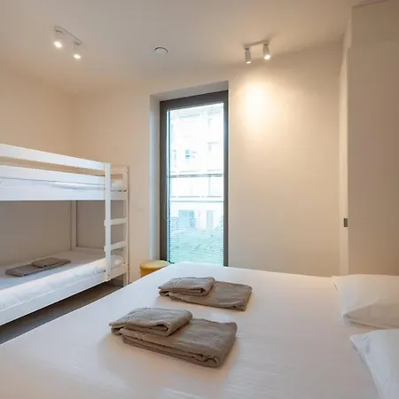 Modern For 6 With Terrace & Parking *