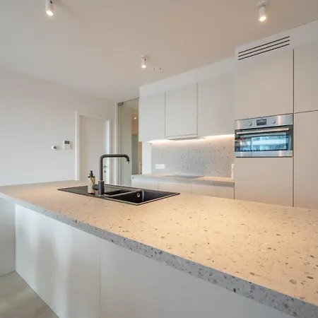 Modern For 6 With Terrace & Parking * Ostende